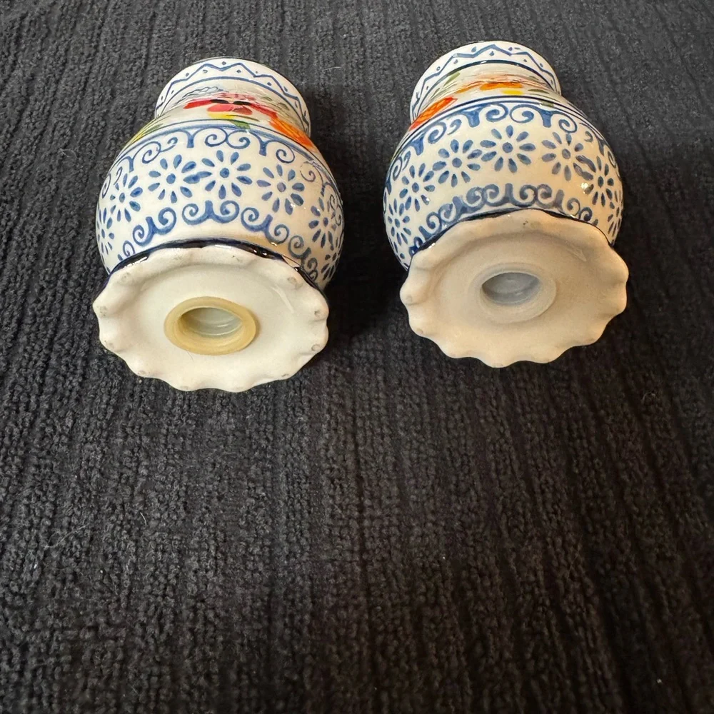 Gibson Elite Luxembourg Hand Painted Salt and Pepper Shakers‎